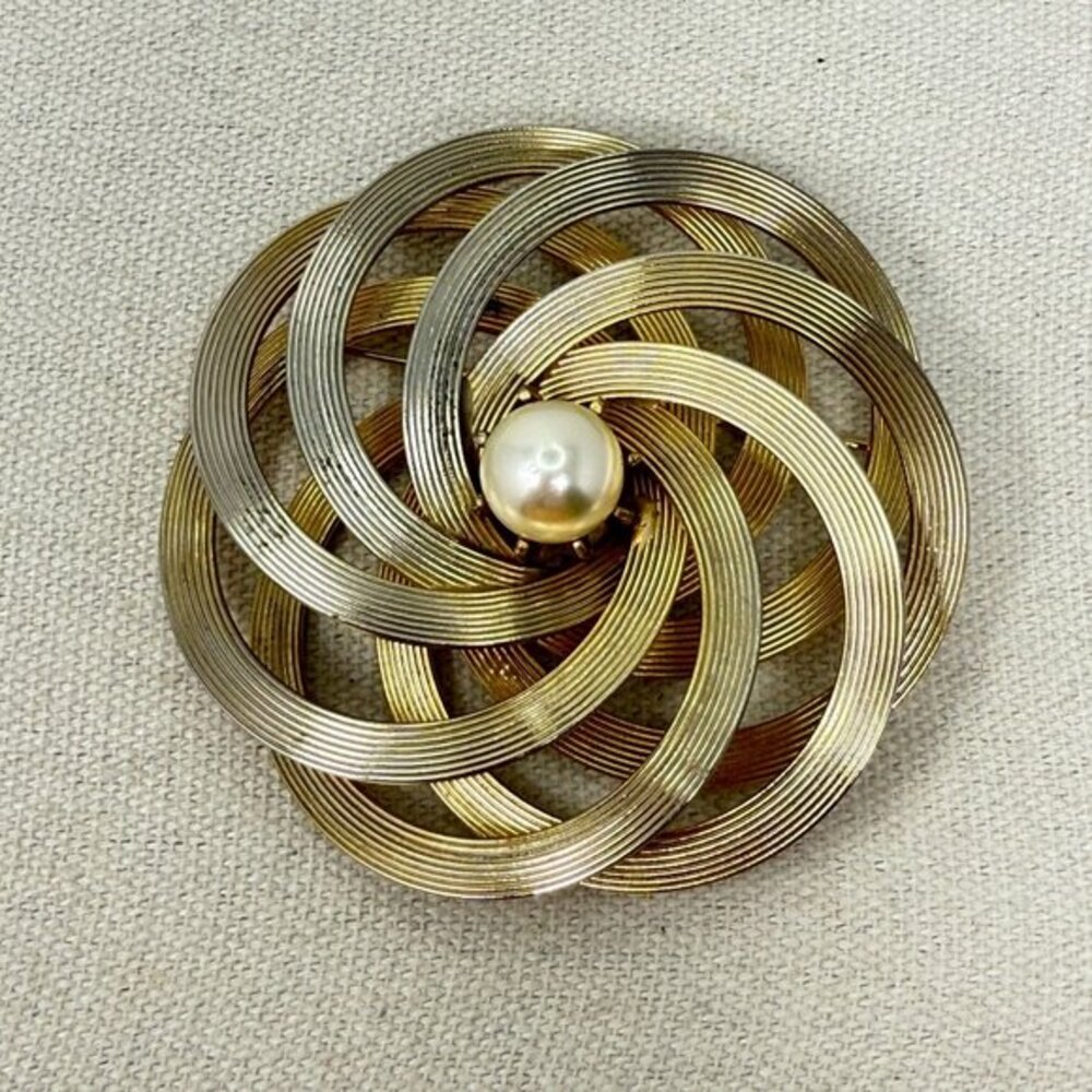 Vintage Infinity Knot Brooch MCM Mid-Century Gold-Tone Imitation Pearl Atomic